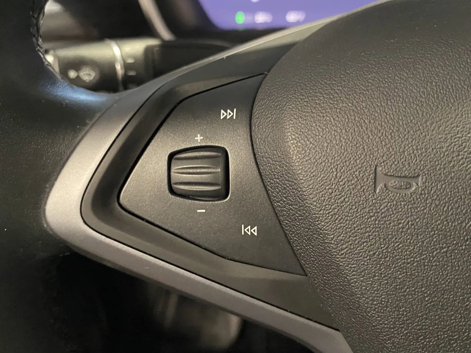 Used 2018 Tesla Model X 75D image 19