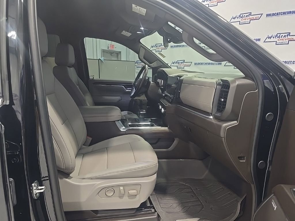 Used 2024 GMC Sierra 1500 SLT w/ SLT Premium Plus Package image 25