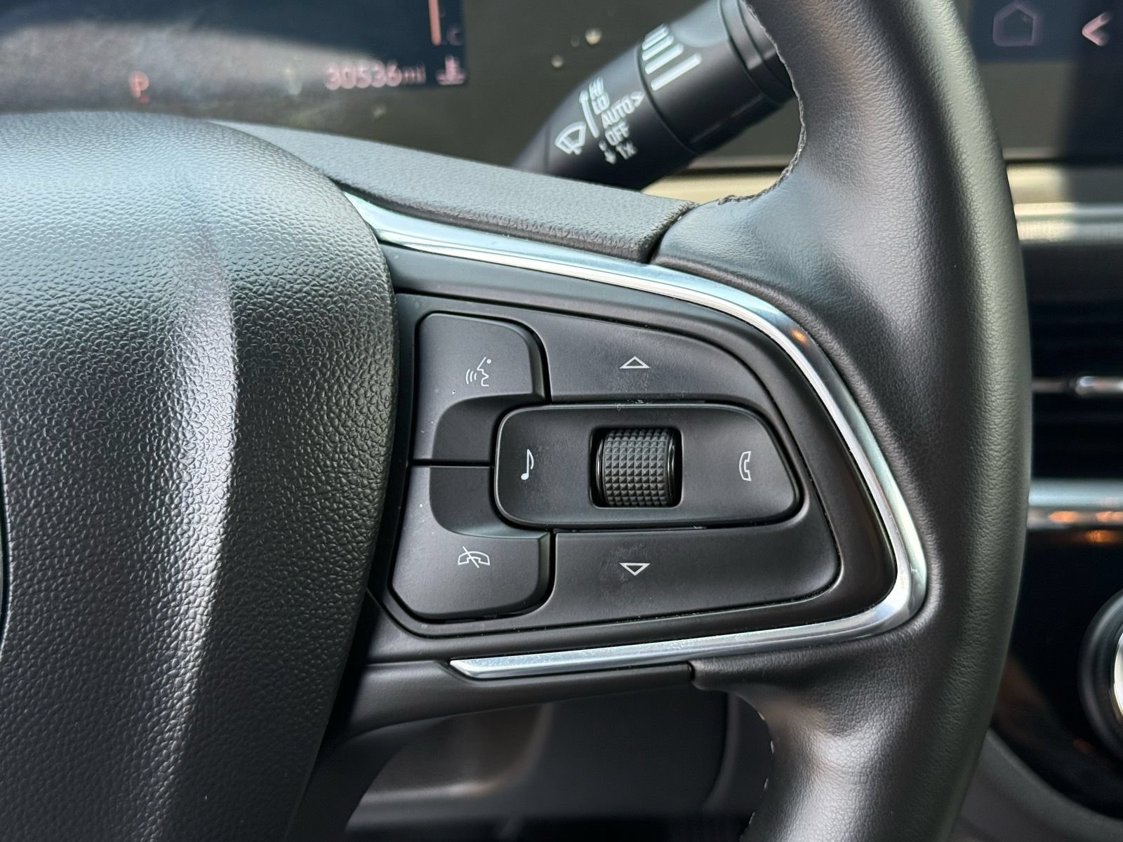 Used 2025 Buick Envista Sport Touring w/ Convenience I Package FWD image 18