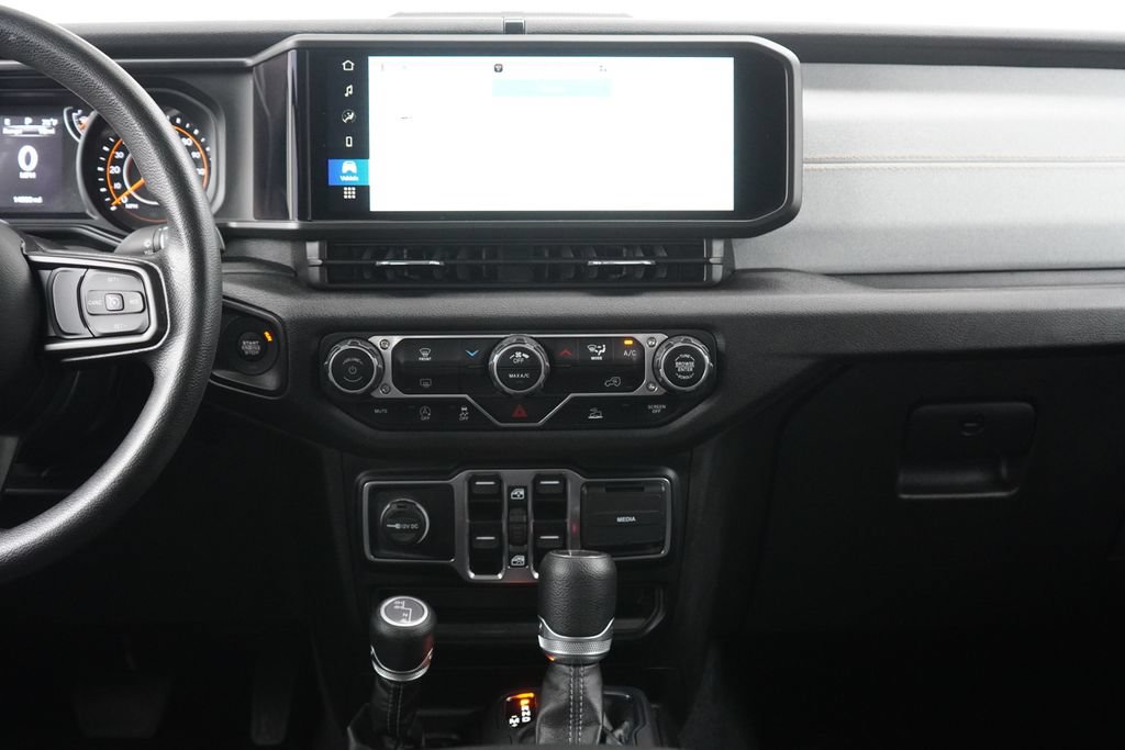 Used 2024 Jeep Gladiator Sport AWD/4WD image 23