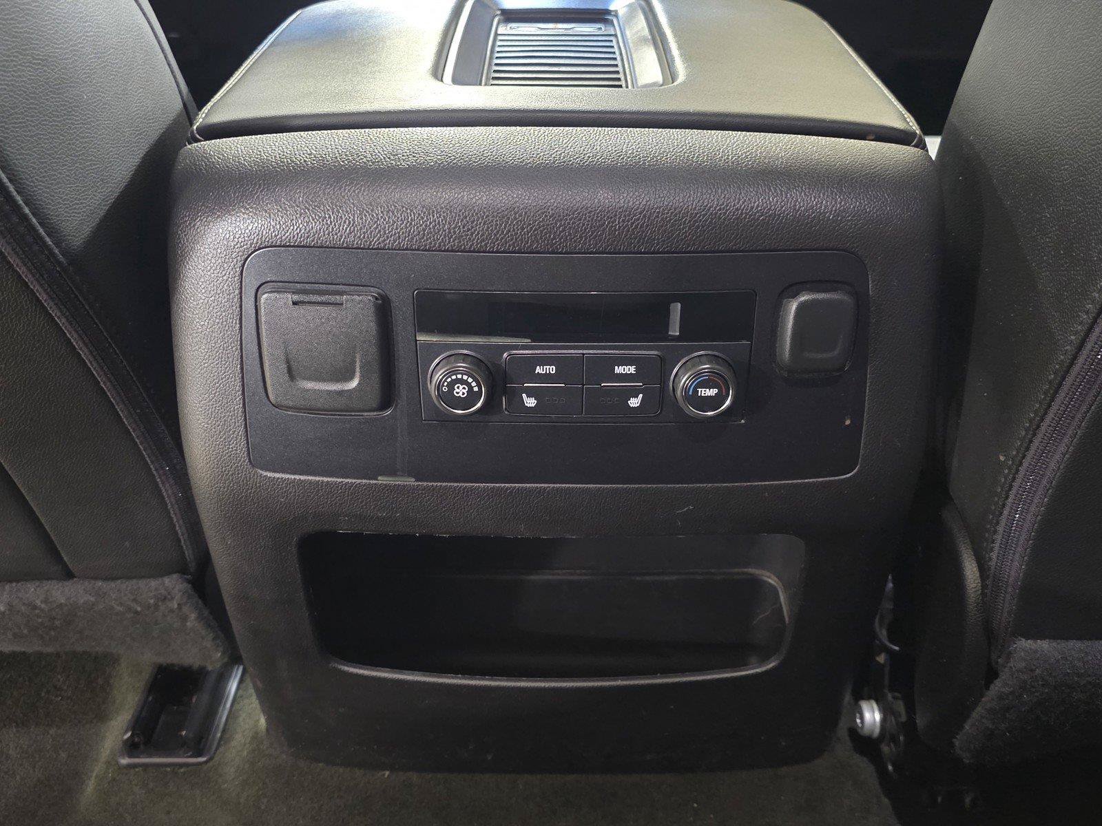 Used 2017 GMC Yukon SLT AWD/4WD image 17