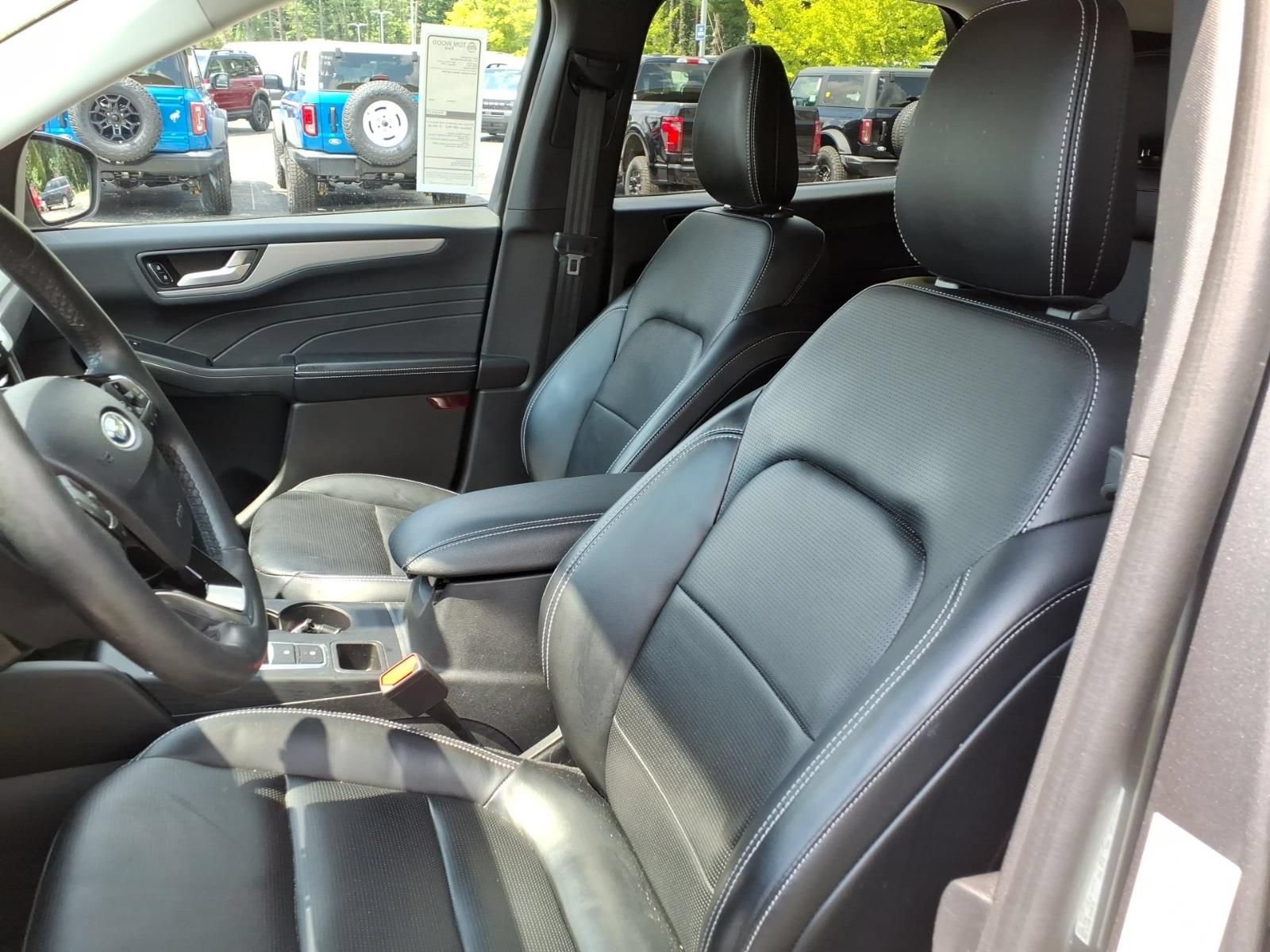 Used 2023 Ford Escape Platinum AWD/4WD image 16