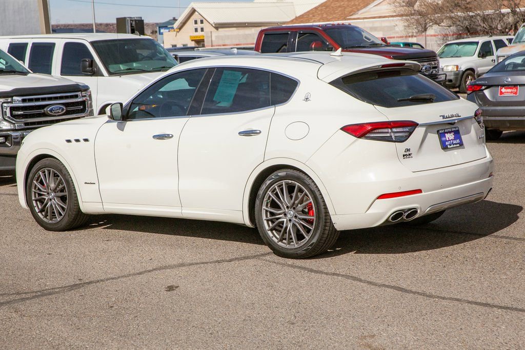 Used 2021 Maserati Levante GranLusso image 7
