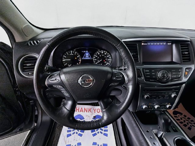 Used 2018 Nissan Pathfinder SL AWD/4WD image 11
