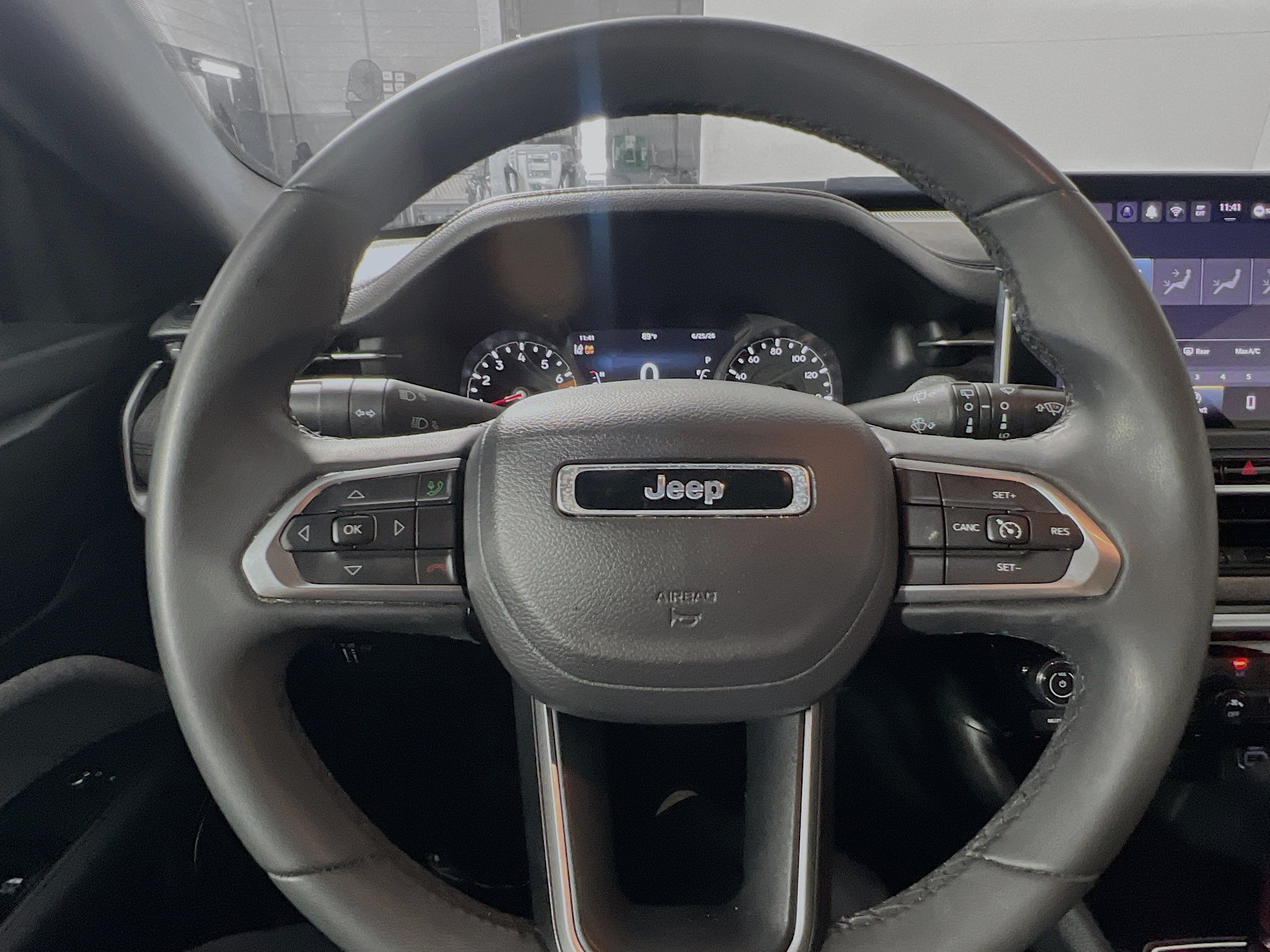 Used 2024 Jeep Compass Latitude AWD/4WD image 18