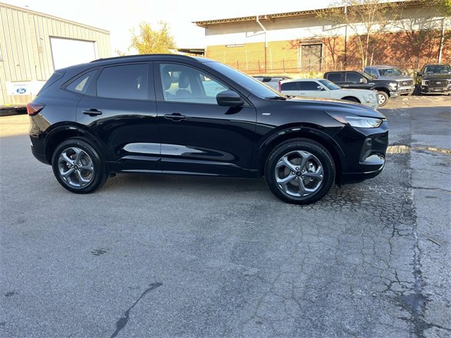 Used 2023 Ford Escape ST-Line w/ Tech Pack #1 image 2