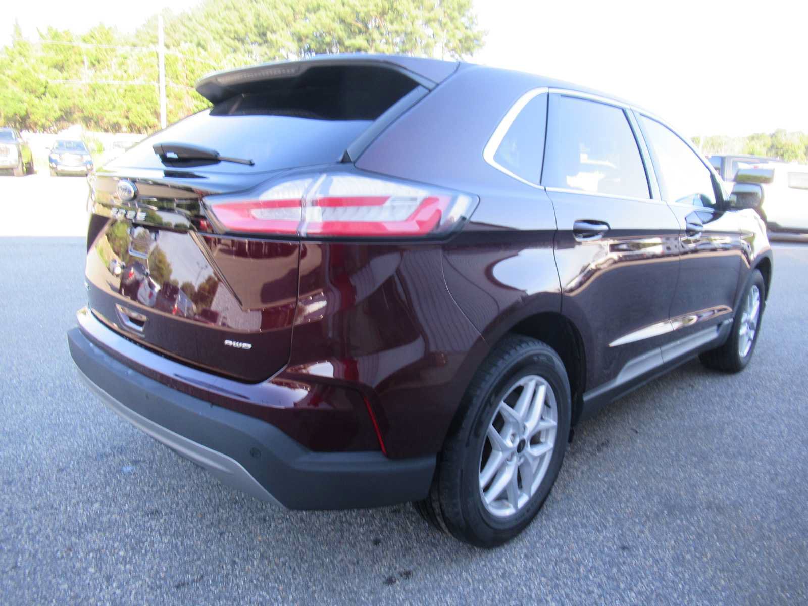 Used 2024 Ford Edge SEL AWD/4WD image 5
