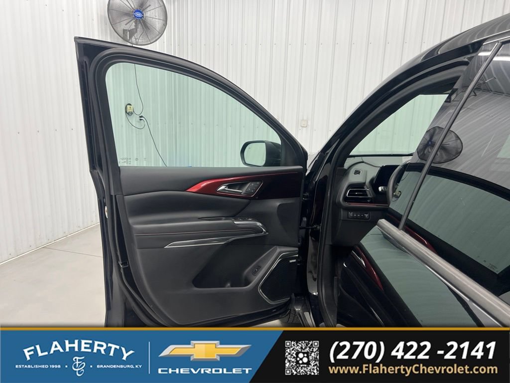 Used 2024 Chevrolet Traverse RS w/ LPO, Floor Liner Package AWD/4WD image 8
