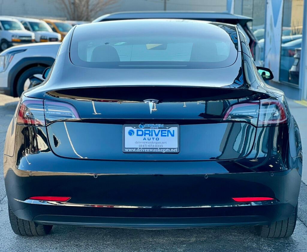 Used 2021 Tesla Model 3 Standard Range Plus image 4