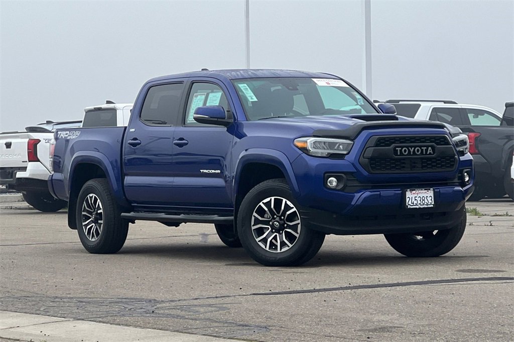 Certified 2023 Toyota Tacoma TRD Sport image 2