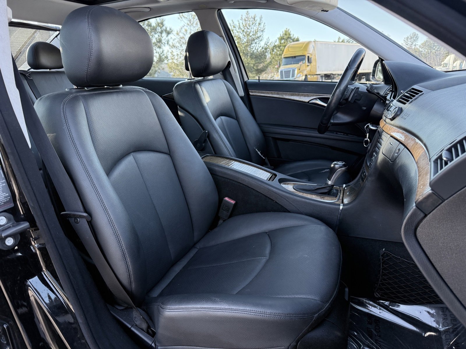 Used 2009 Mercedes-Benz E 350 Sedan image 34