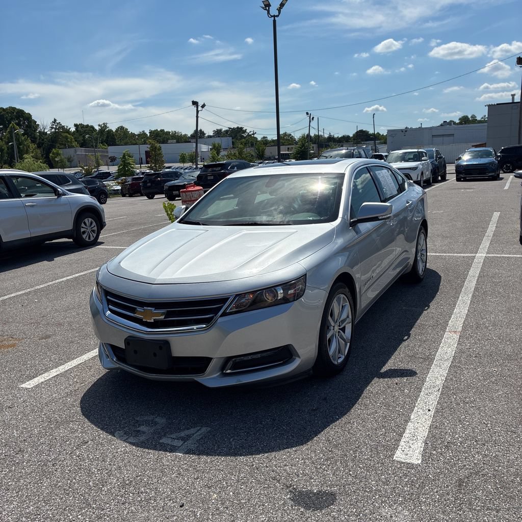 Used 2018 Chevrolet Impala LT w/ Sunroof and Spoiler Package FWD image 2