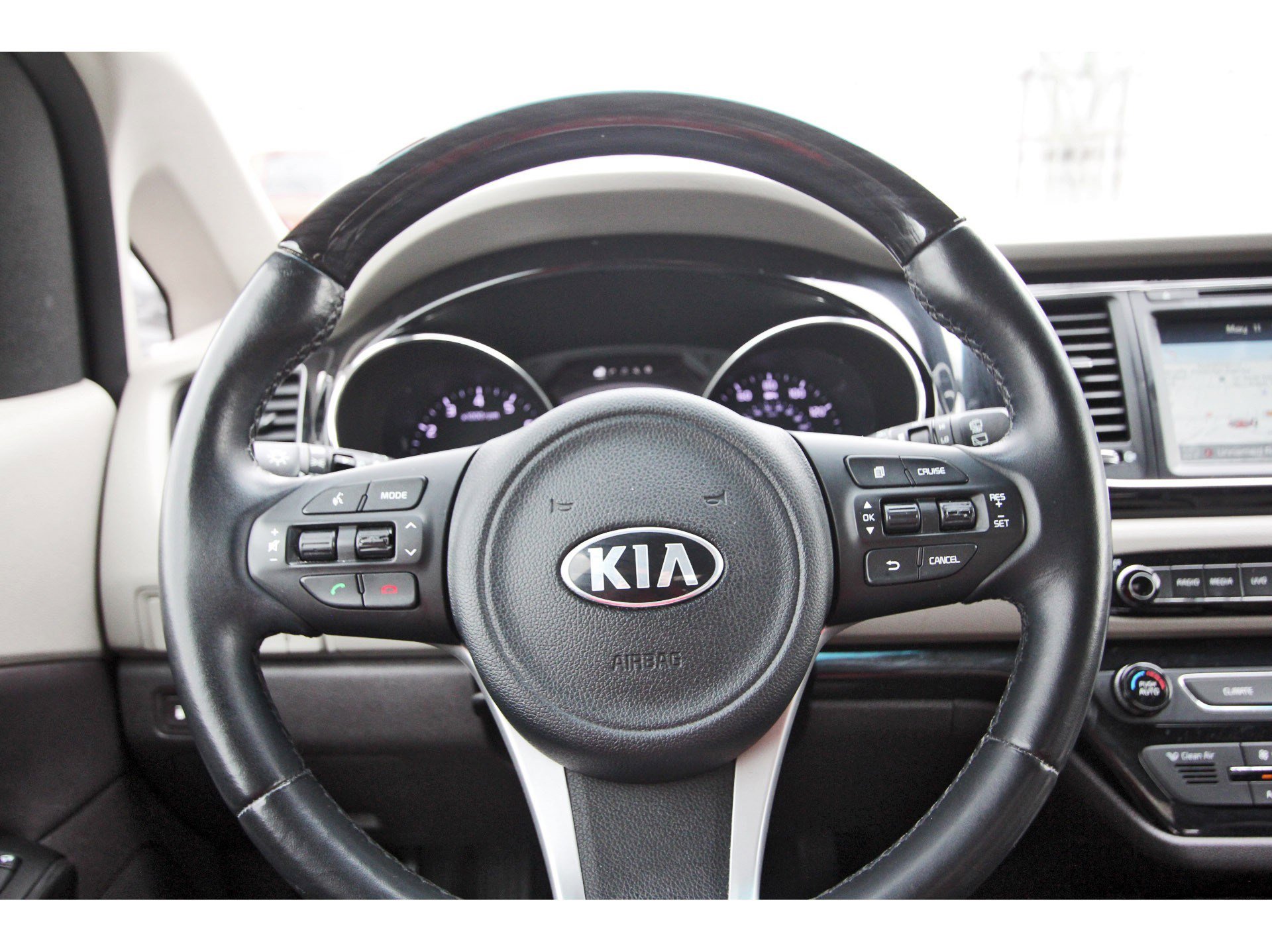 Used 2016 Kia Sedona SX Limited FWD image 15
