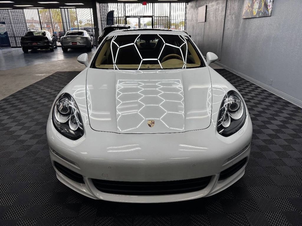 Used 2015 Porsche Panamera 4 image 6