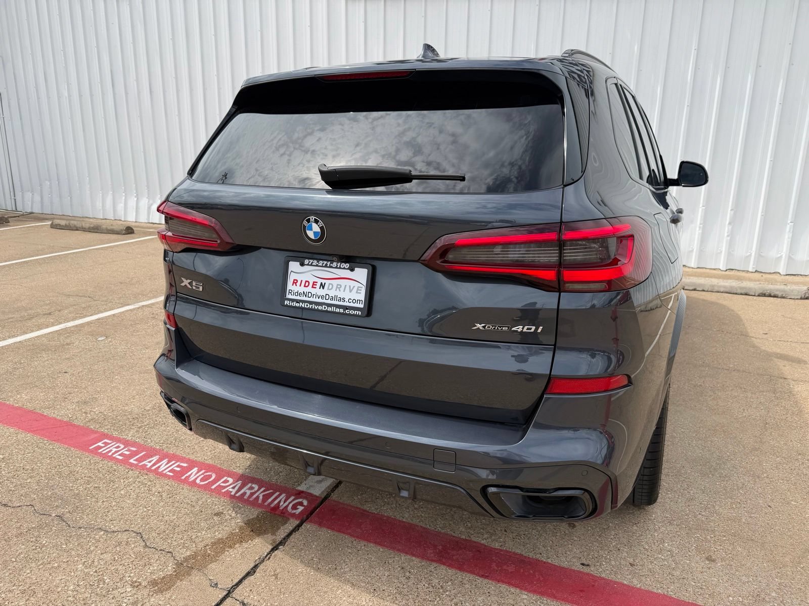 Used 2022 BMW X5 xDrive40i w/ M Sport Package AWD/4WD image 6