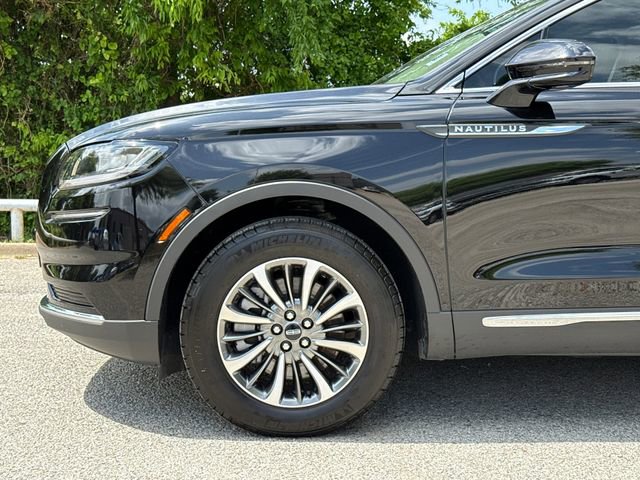 Used 2023 Lincoln Nautilus AWD image 5