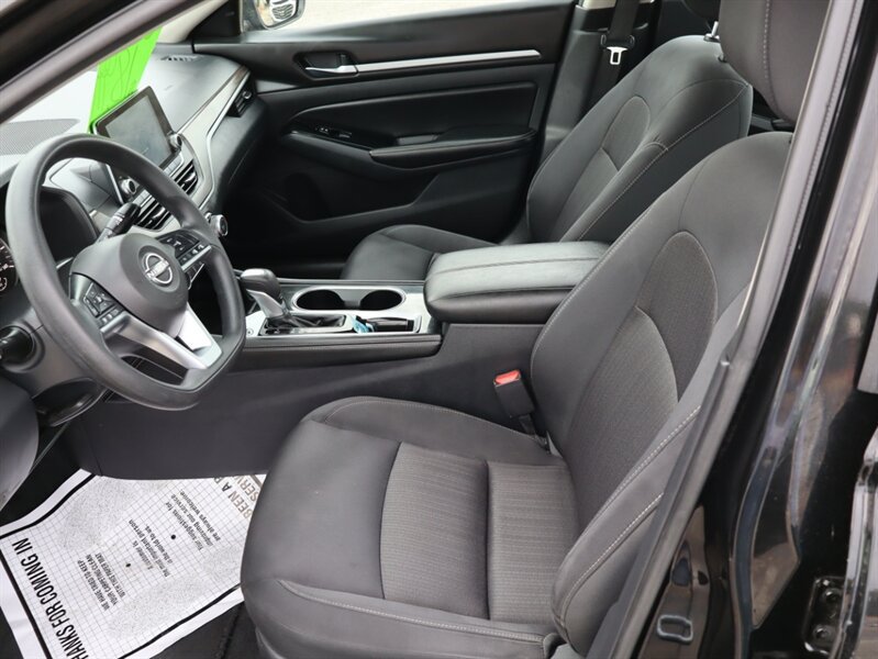 Used 2023 Nissan Altima 2.5 SV FWD image 16