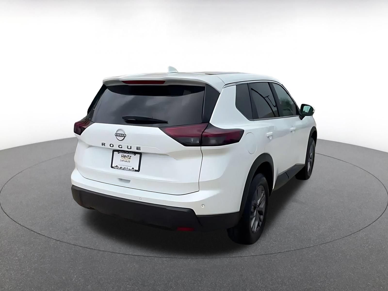 Used 2026 Nissan Rogue SV FWD image 15