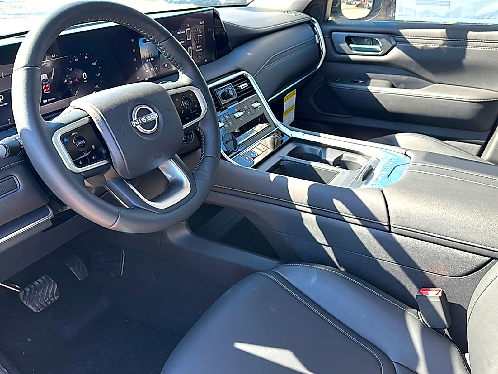 New 2025 Nissan Armada SV image 9