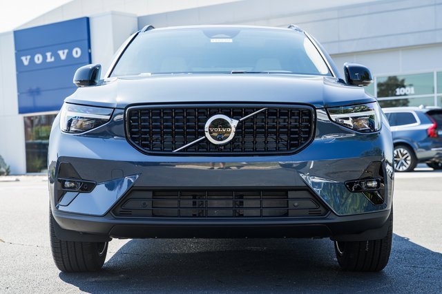 New 2026 Volvo XC40 B5 Ultra w/ Protection Package Premier image 2