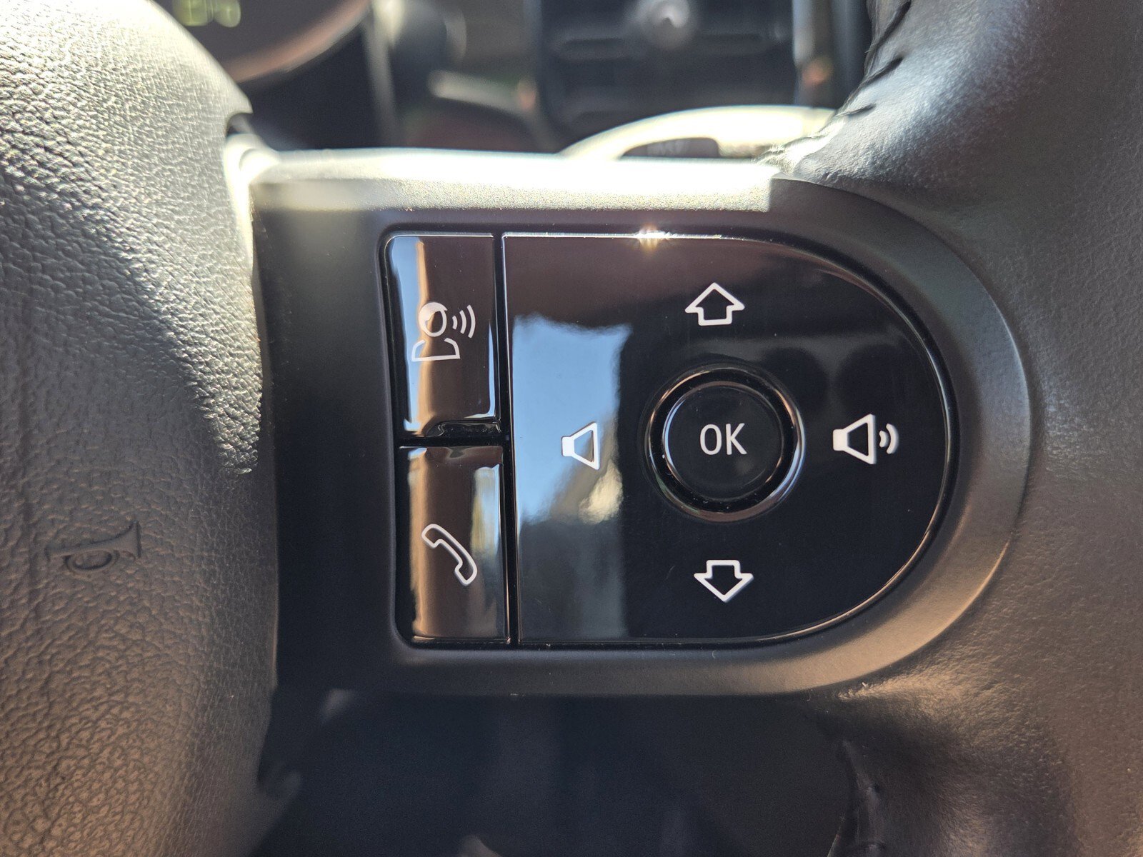 Used 2023 MINI Cooper 2-Door Hardtop image 29