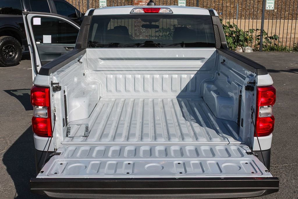 Used 2025 Ford Maverick XL w/ Equipment Group 102A image 31