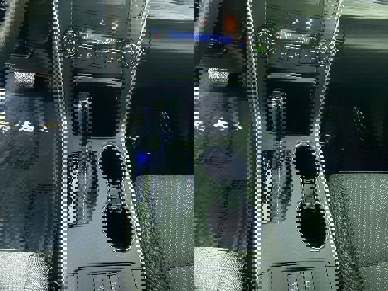 Used 2015 Toyota Camry LE image 14