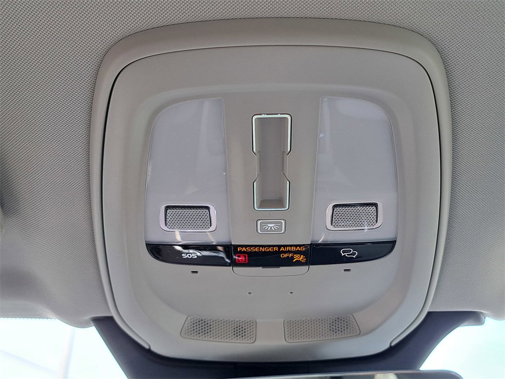 Used 2024 Volvo XC90 B5 Plus w/ Protection Package image 18