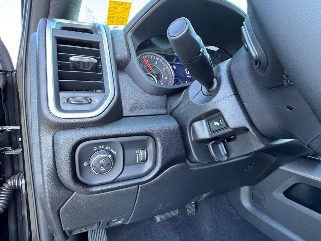 New 2025 RAM 2500 Big Horn AWD/4WD image 22