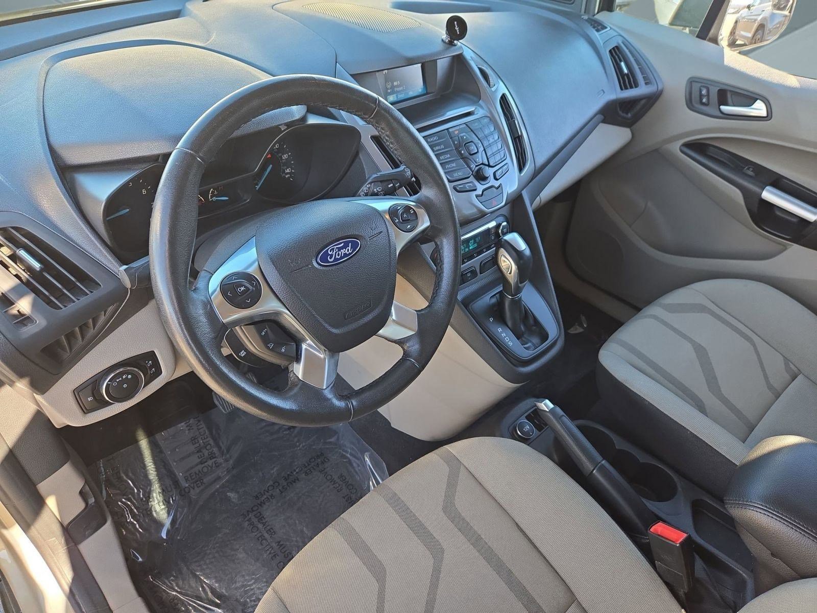 Used 2016 Ford Transit Connect XLT image 4