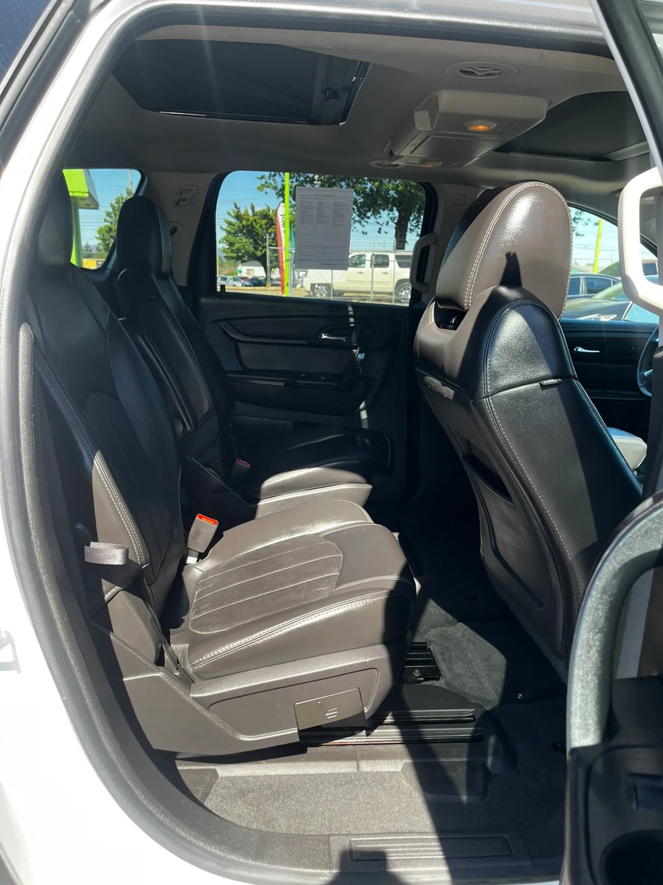 Used 2016 Chevrolet Traverse LTZ AWD/4WD image 18