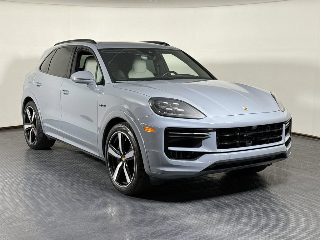 Certified 2024 Porsche Cayenne Turbo AWD/4WD image 9