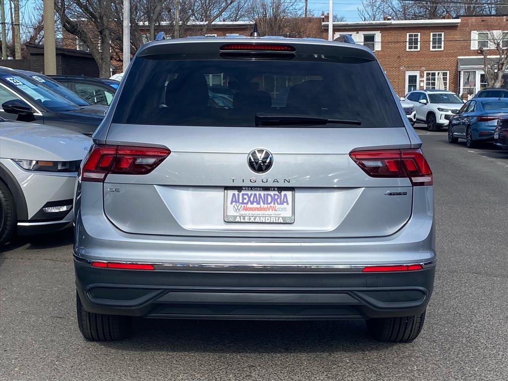 Certified 2023 Volkswagen Tiguan SE image 4