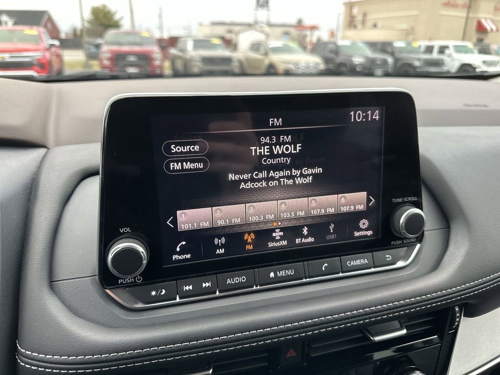 Used 2022 Nissan Rogue SV image 16