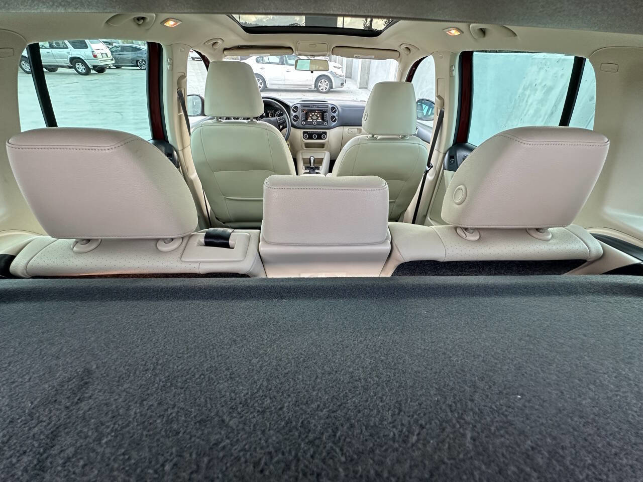 Used 2012 Volkswagen Tiguan SE image 21