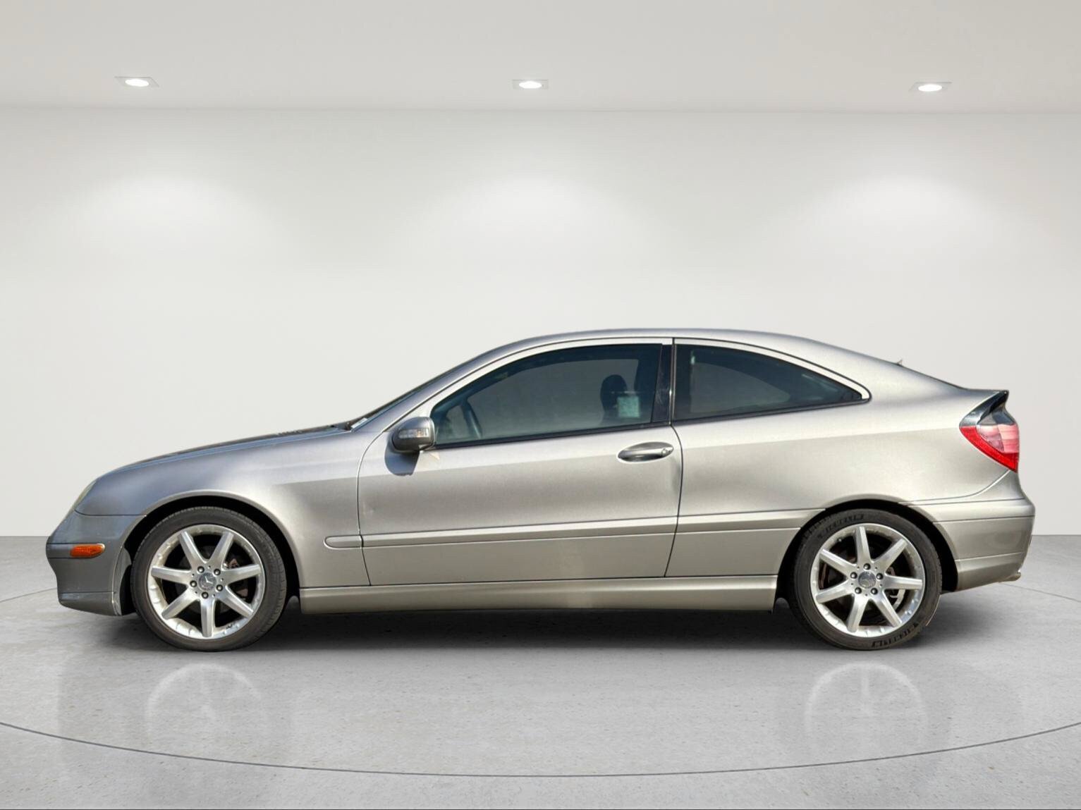 Used 2004 Mercedes-Benz C 230 Coupe image 2