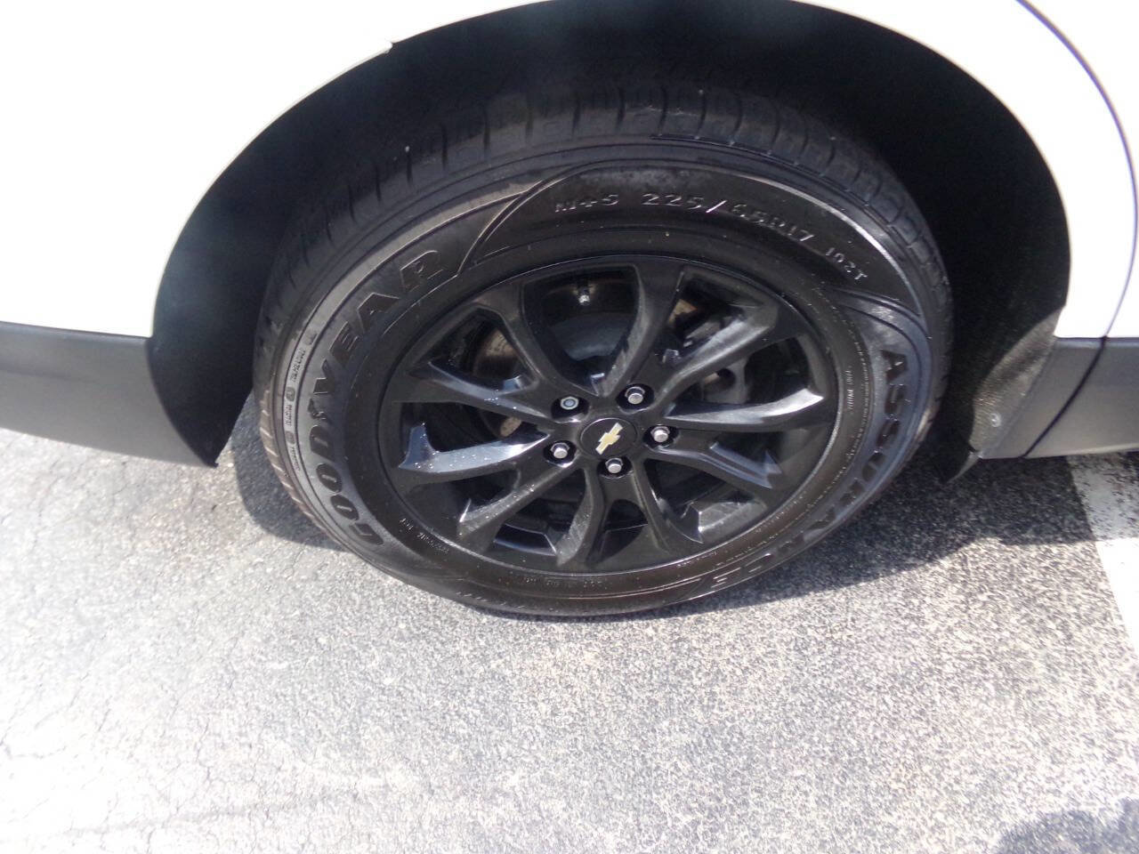 Used 2021 Chevrolet Equinox LT image 36