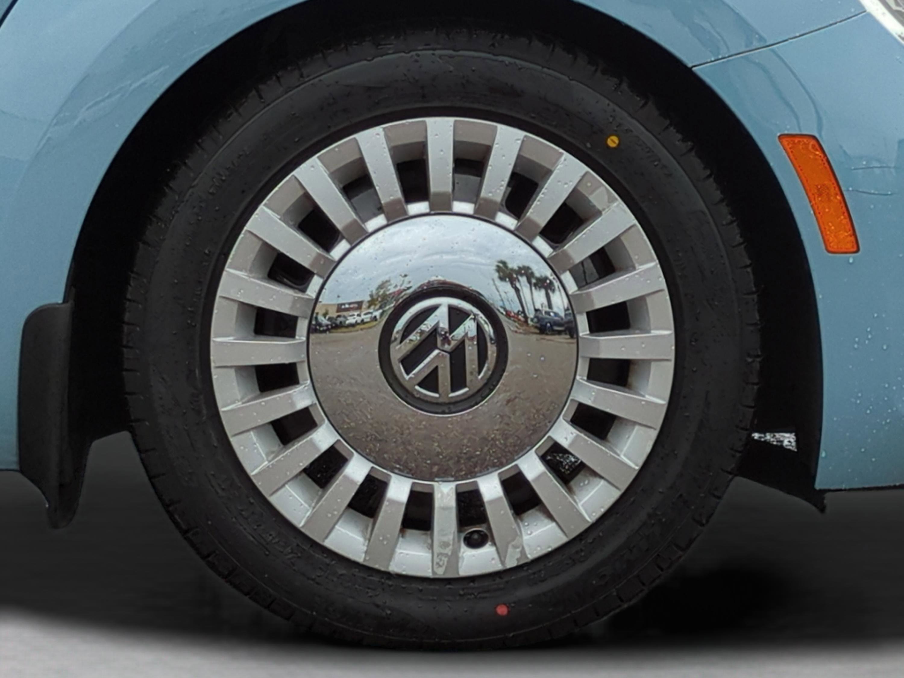 Used 2013 Volkswagen Beetle 2.5 FWD image 23