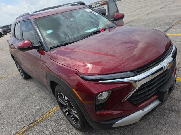 Used 2024 Chevrolet TrailBlazer LT w/ LT Cold Weather Package FWD image 1