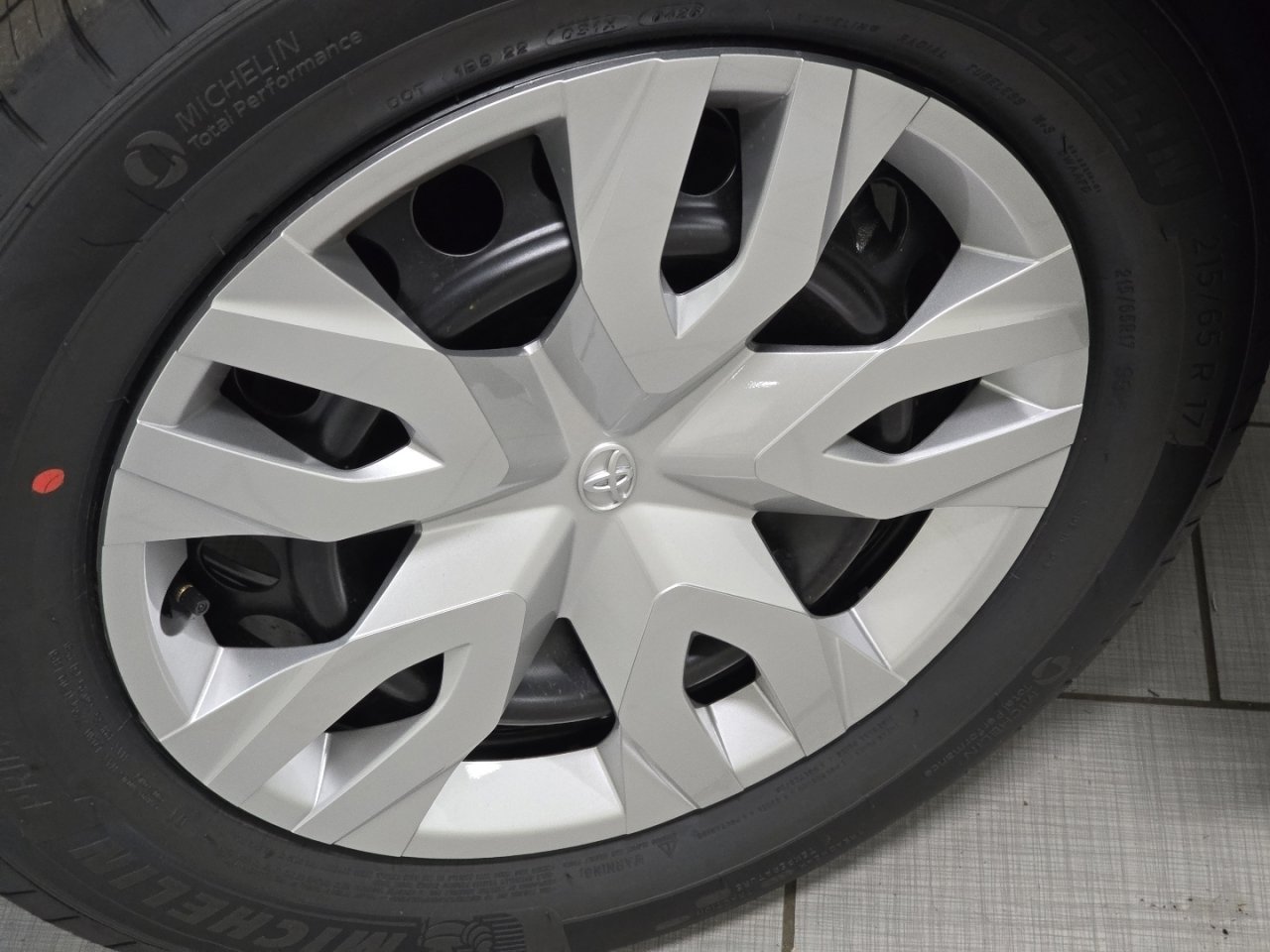 New 2026 Toyota Corolla Cross L image 8