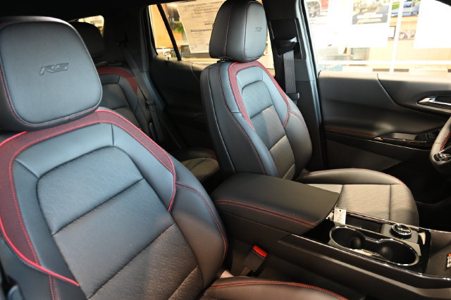 New 2027 Chevrolet Equinox RS w/ LPO, Floor Liner Package FWD image 8