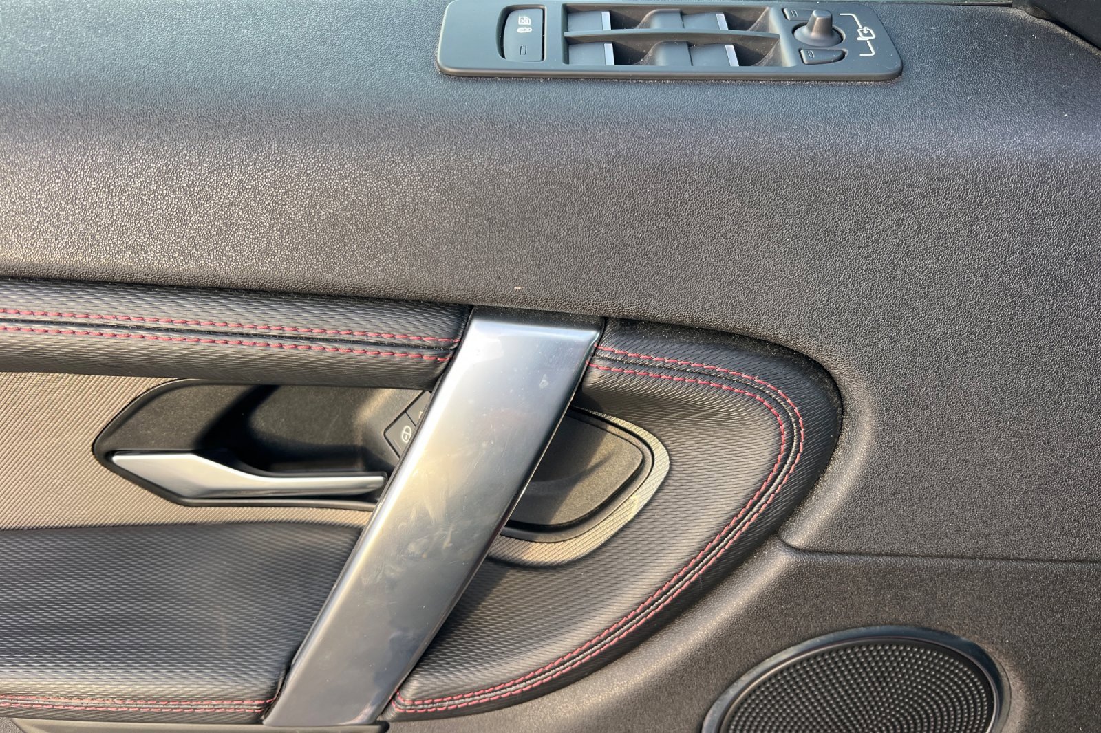 Used 2020 Land Rover Discovery Sport S R-Dynamic image 8