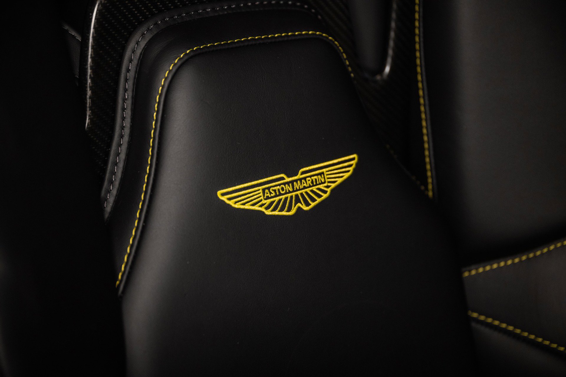 Used 2025 Aston Martin V8 Vantage Coupe image 6