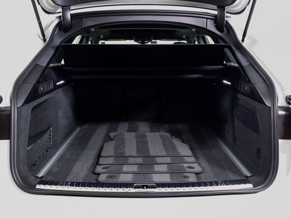 Used 2024 Audi RS 6 performance w/ Matte Carbon Package image 11