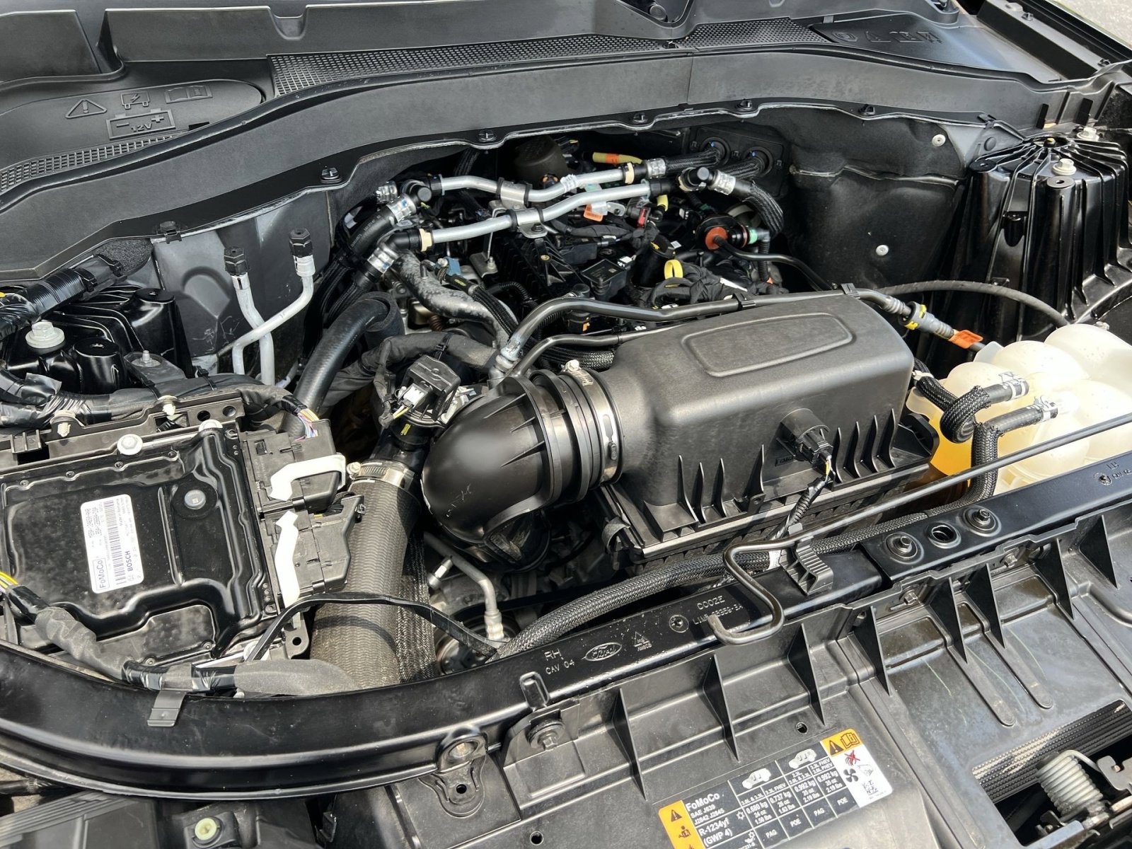 Used 2023 Ford Explorer XLT AWD/4WD image 35