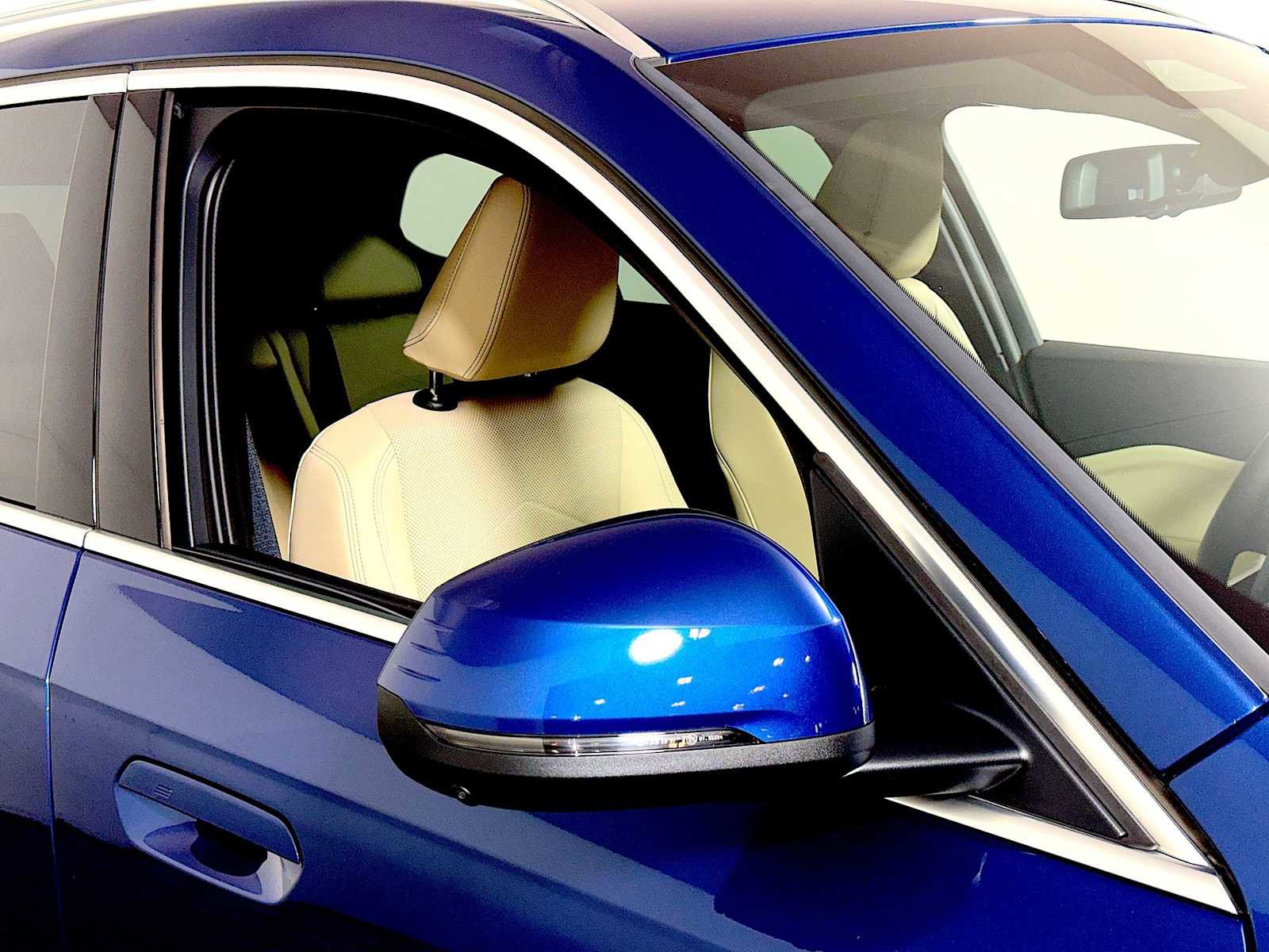 Used 2025 BMW X1 xDrive28i w/ Premium Package image 30