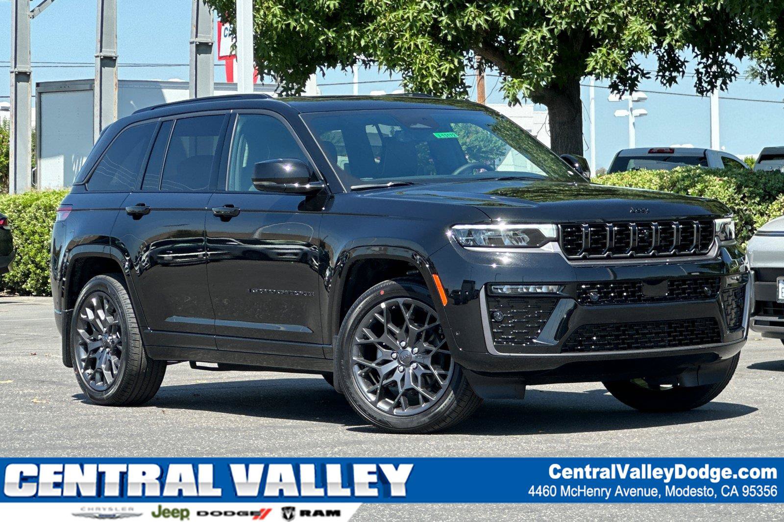 New 2026 Jeep Grand Cherokee Summit w/ Obsidian Package