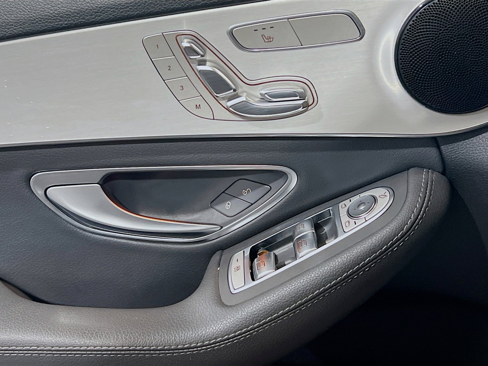 Used 2019 Mercedes-Benz C 300 Sedan image 13