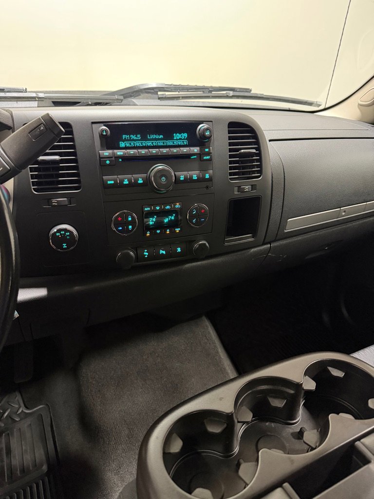 Used 2011 GMC Sierra 2500 SLE w/ SLE Preferred Package AWD/4WD image 13