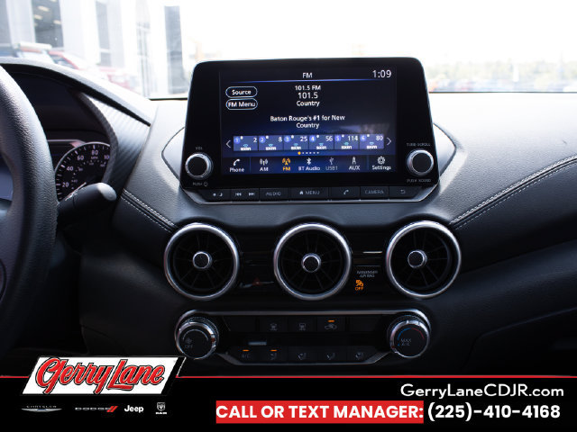 Used 2025 Nissan Sentra SV FWD image 9